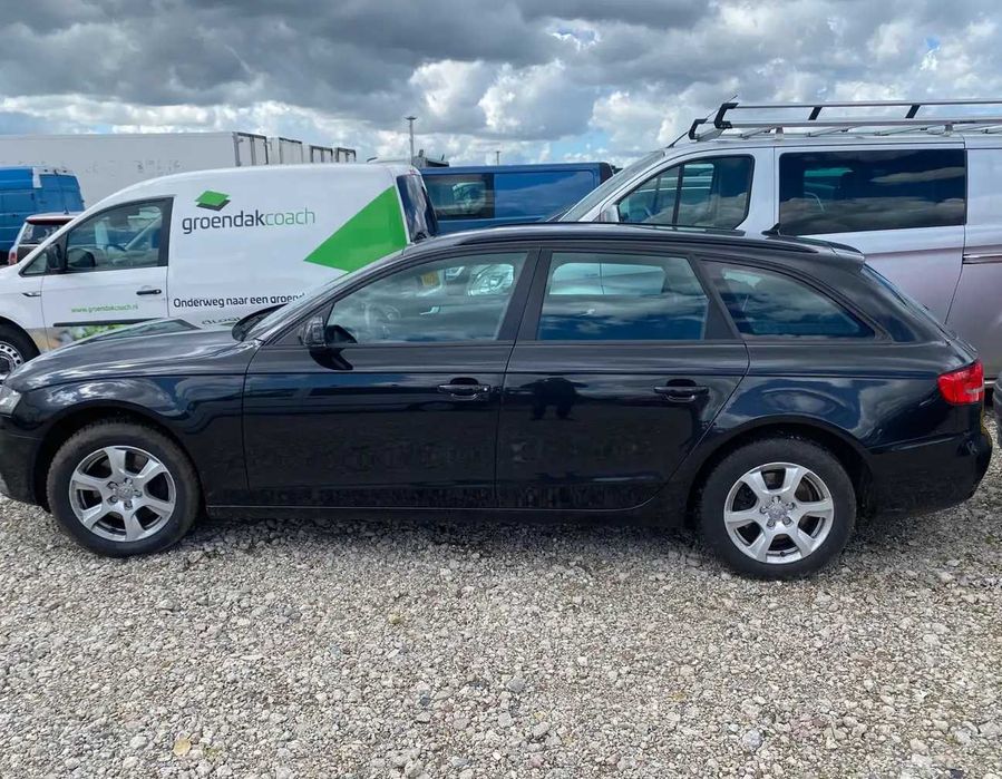 На части Audi A4 B8 2.0tdi 143к.с. комби автомат 2009г.