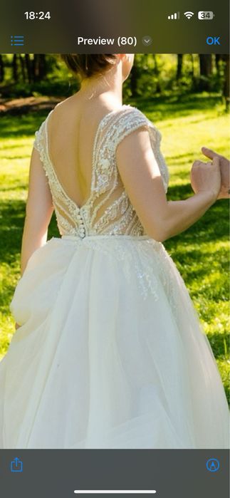 Vand rochie de mireasa.