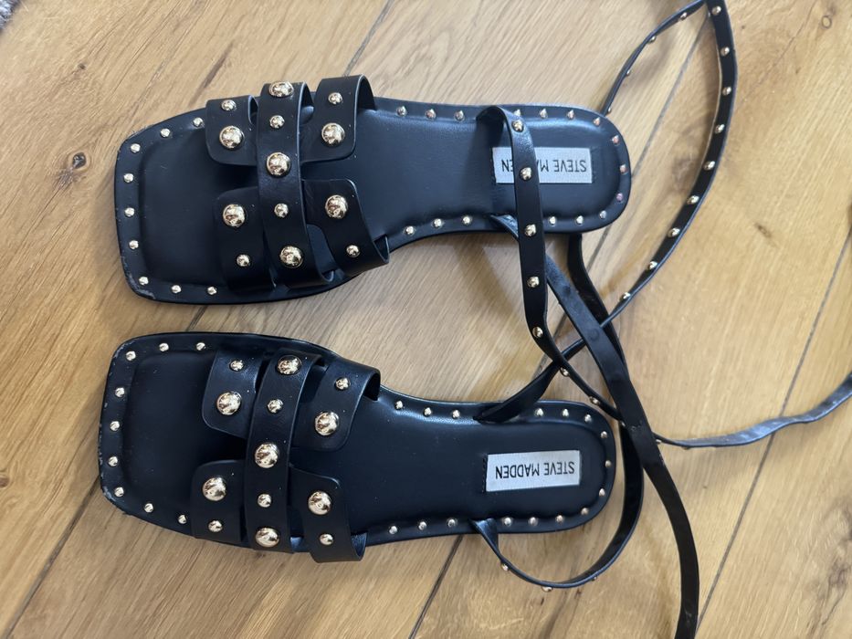 Кожени сандали на Steve Madden