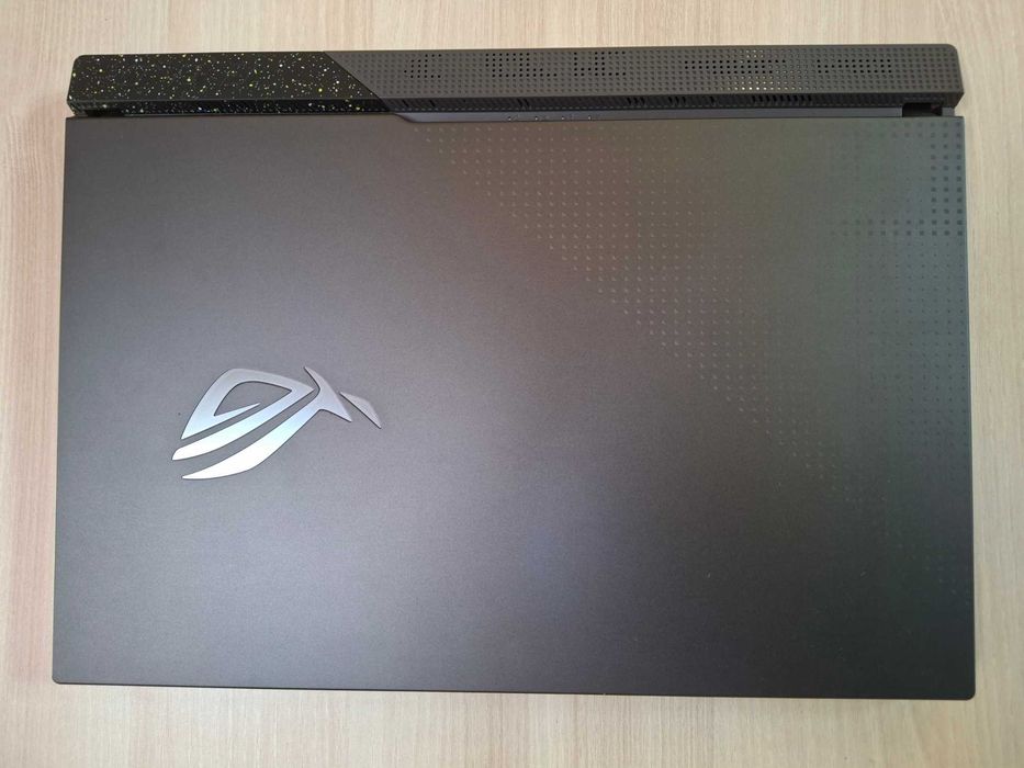 Отличен Лаптоп ASUS ROG Strix G17 G713RM-KH011, 17.3" 300hz, Full HD, AMD Ryzen 7 6800H (3.2/4.7GHz, 16MB), NVIDIA RTX 3060 6GB, 16 GB, 1 TB SSD