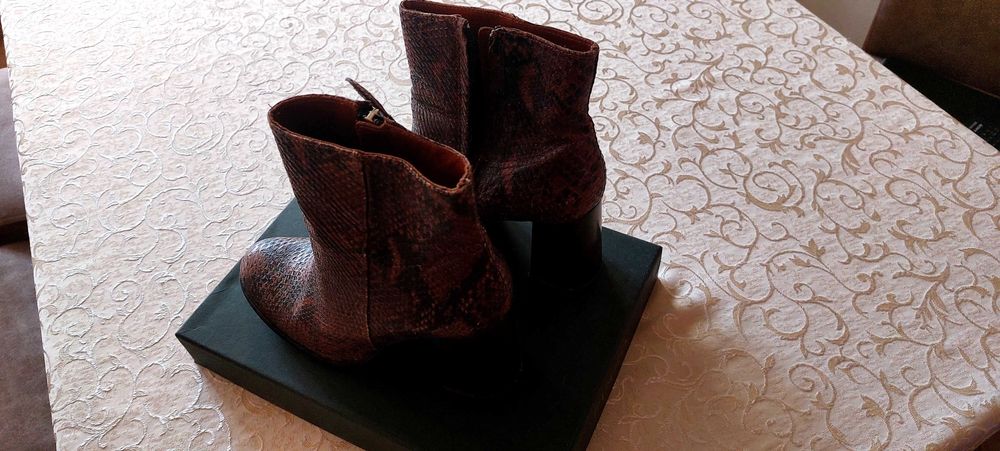 Дамски къси боти