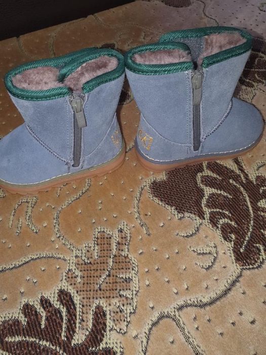 Продам уги на мальчика
