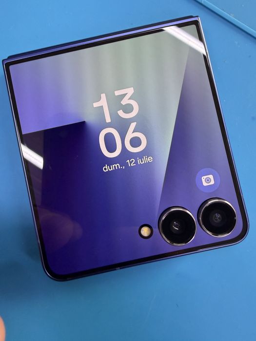 Samsung Galaxy Z Flip 7 Blue Shadow Impecabil