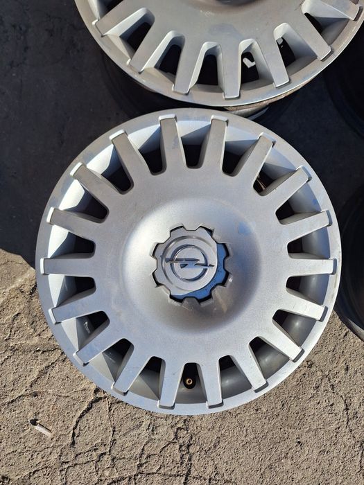 Опел-15цола-4/100-1бр.-35лв.-с тасове оригинални