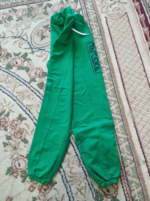 Продается тройка спортивная женская