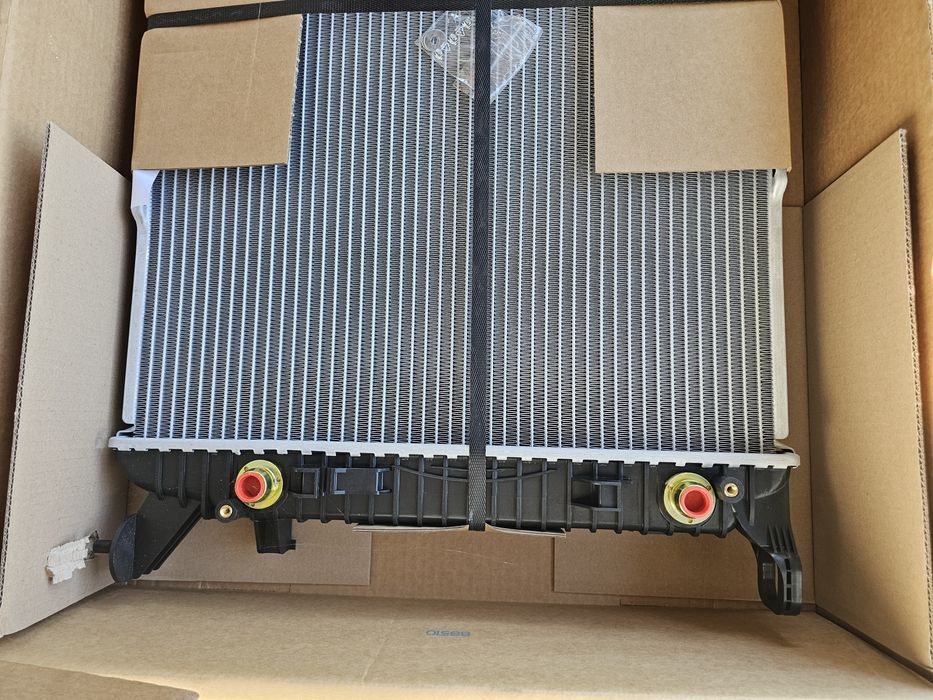 Radiator apa  Audi A4 , A5 , 2010-2015 , cutie automată , piesa NOUA