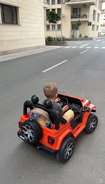 Masinuta electrica 4x4 Jeep Wrangler Rubicon, 12V