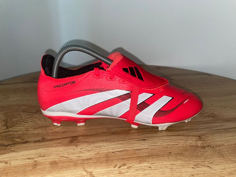 Ghete fotbal crampoane ADIDAS predator nr 40,5