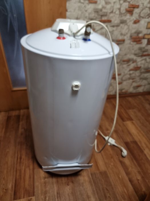 Водонагреватель  Аристон