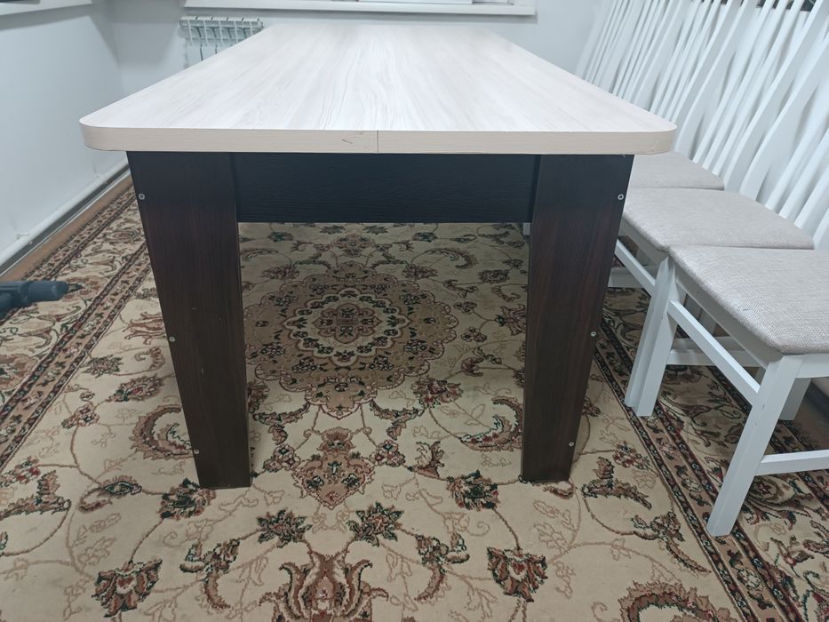 Подам стол обеденный