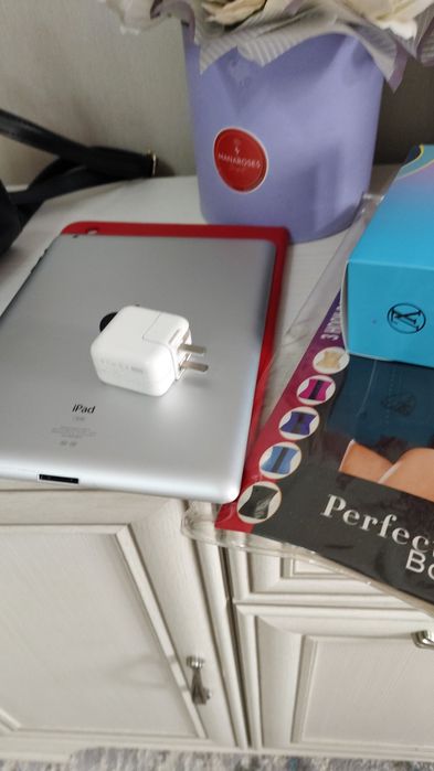 lPad 16 GB. Почти новый.