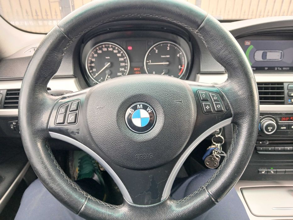 BMW320 motor2.0d singur proprietar pentru mai multe detali sunati la nr 0799803773