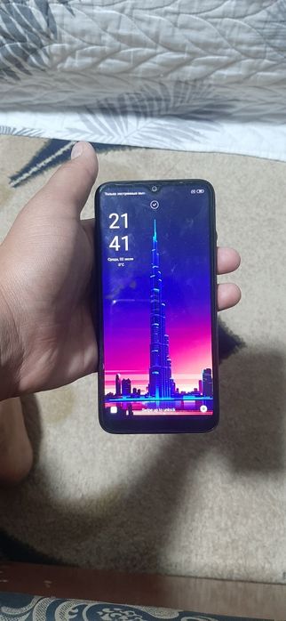 Redmi 7    3/32 global versiya