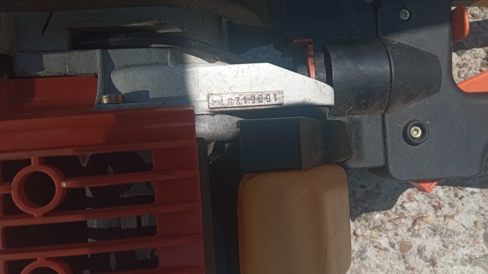 Бензинова ножица за жив плет STIHL- HS80