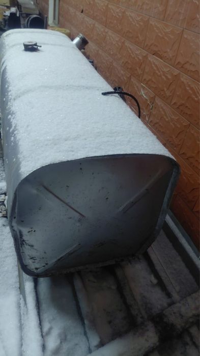 Бак для грузового автолобиля