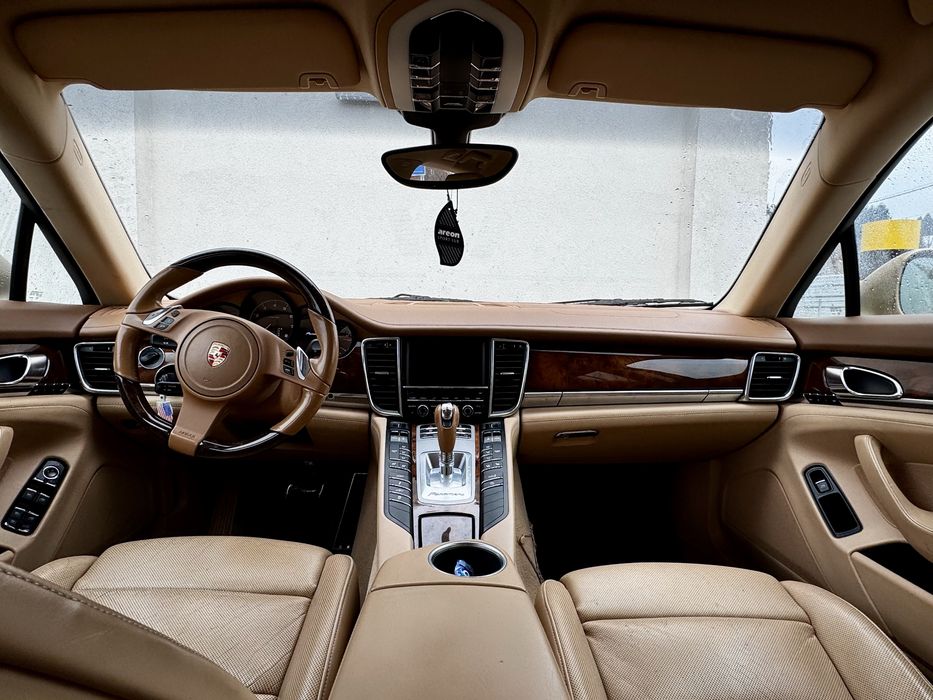 Porsche Panamera 3.6 300cp