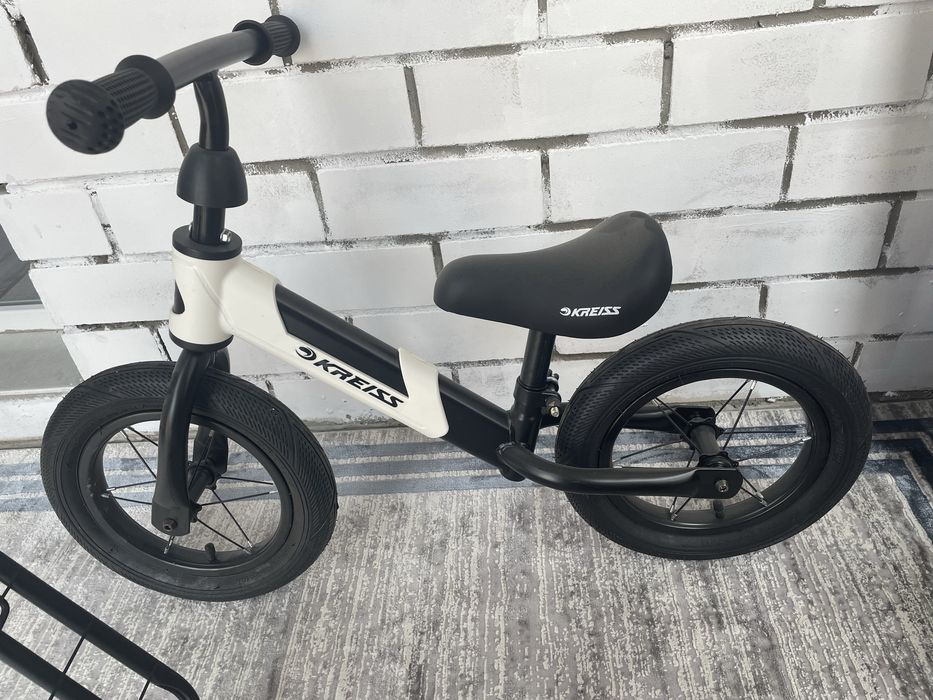 Продам Детский беговел