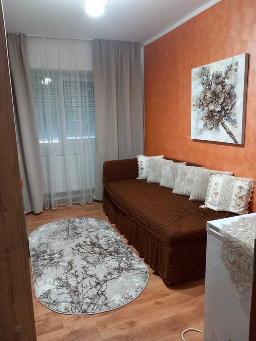 Vând apartament 4 camere