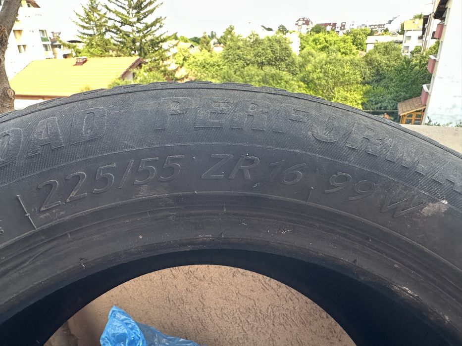 Летни Гуми 225/55 ZR 16 цола 99W DOT 2012