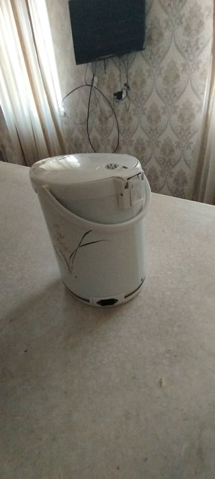 Продам термопот MAXWELL