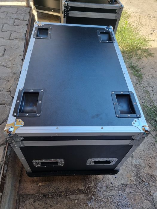 Vand rack caseuri noi