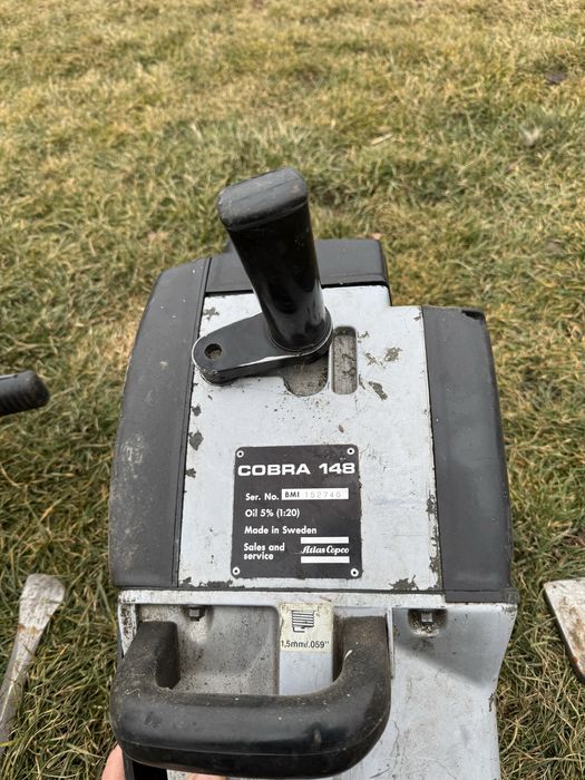 Ciocane demolatoare pe benzină Atlas Copco Cobra + dălți (funcționale)
