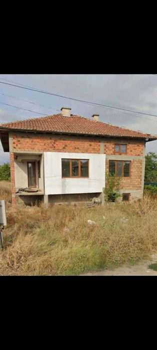 Продавам масивна къща Строево