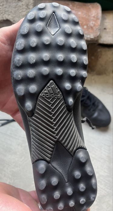 Стоножки и бутонки за футбол