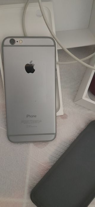iPhone 6 32ГБ.При ней есть коробка,инструкция,зарядное устройство.