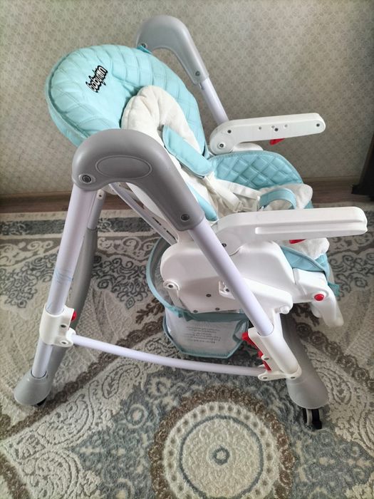 Детский столик для кормления