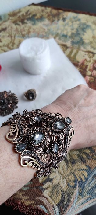 BROSA + INEL + BRATARA noi, deosebite, pentru o doamna eleganta