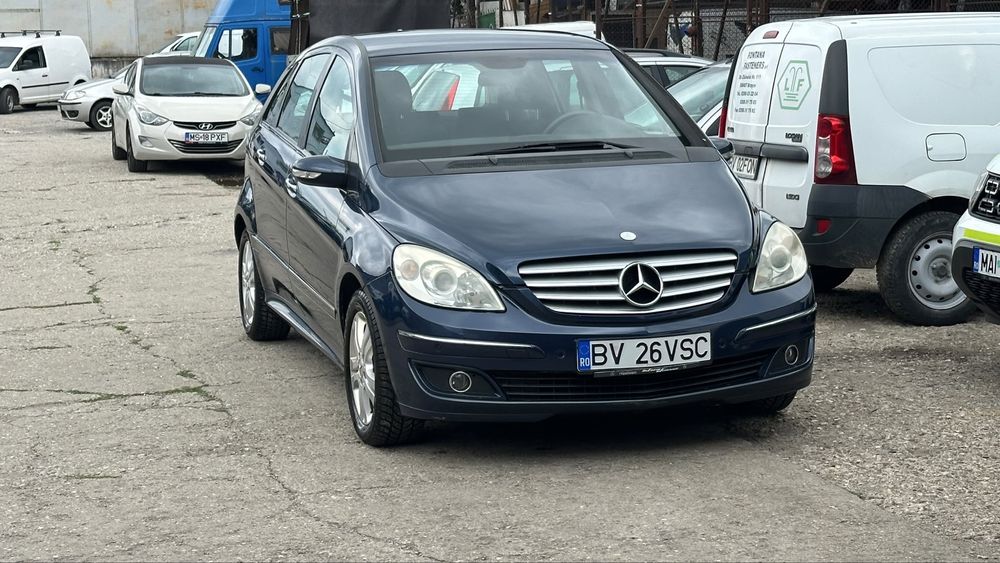 Mercedes Benz B180
