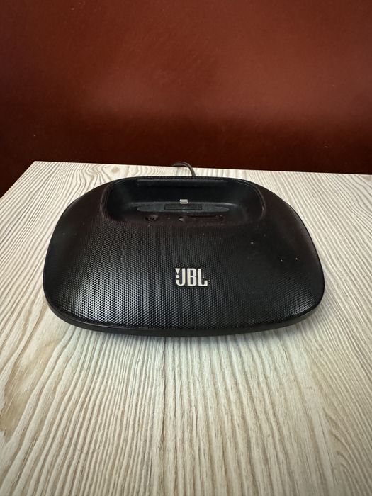 Колонка JBL для iPhone (подставка)