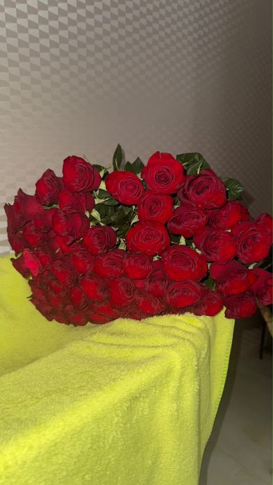 Жаңаөзен гүл сатылады