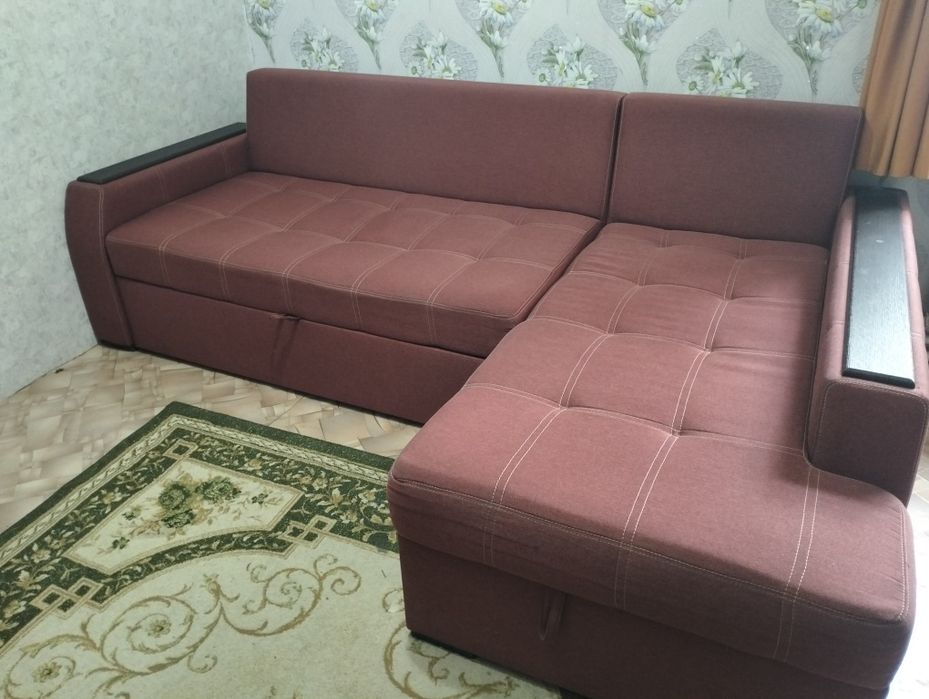 Угловой диванчик