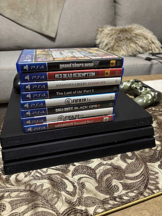 PS4 PRO два джойстика