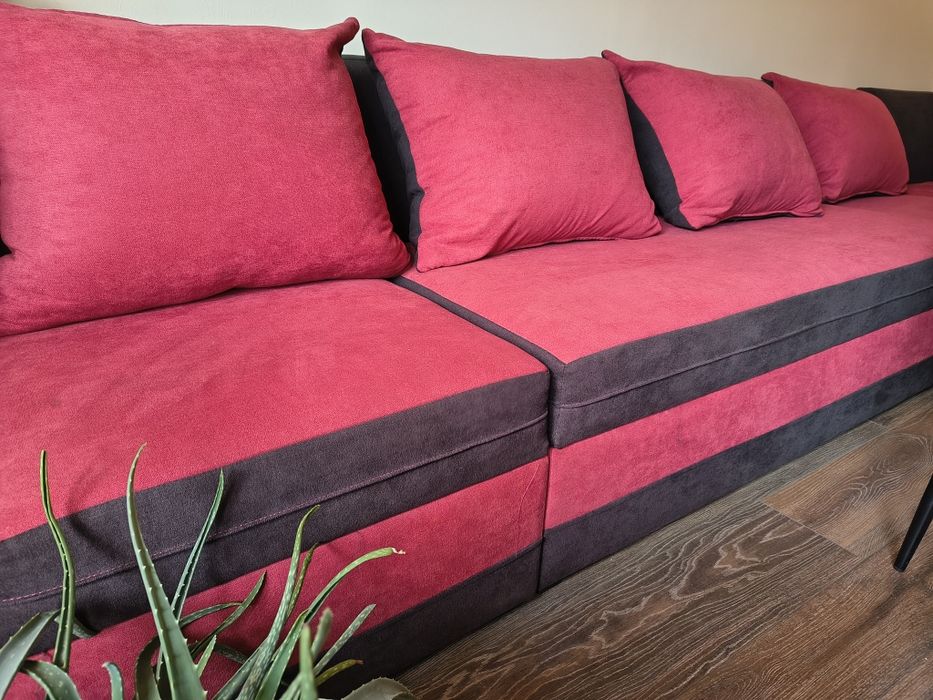 Colțar roșu cu negru