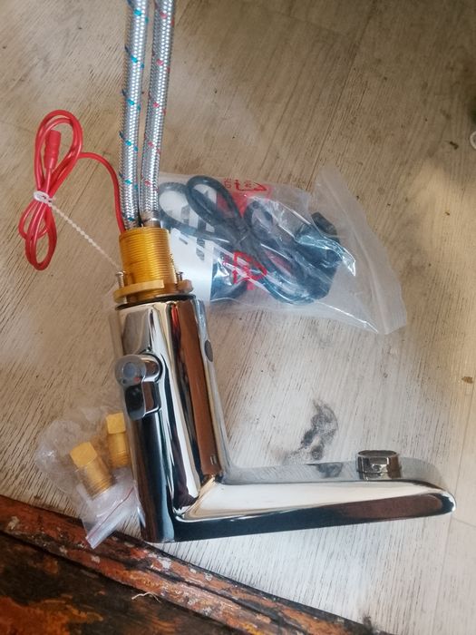 Смеситель сенсорный