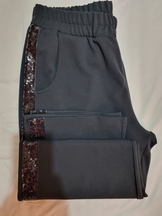 Дамски панталон с пайети