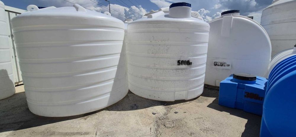 Резервоари за вода/5м*3/5тона/5хл/Цистерни/Бидони/течност : Вертикални