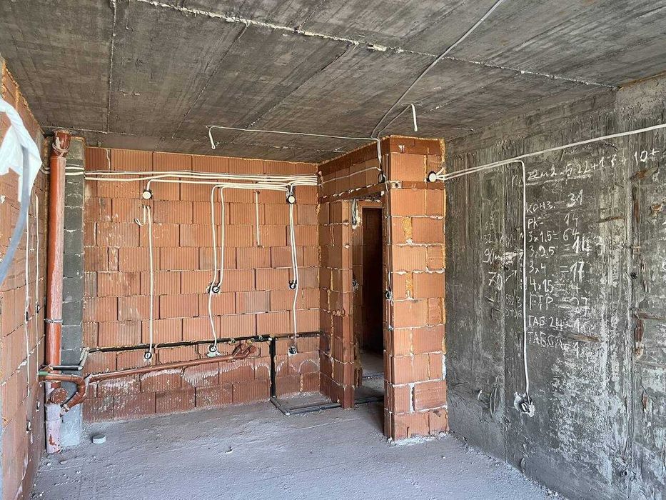 Продава се Двустаен апартамент в Пловдив, Гагарин - 72 кв.м за 631 €/кв.м - Снимка #2