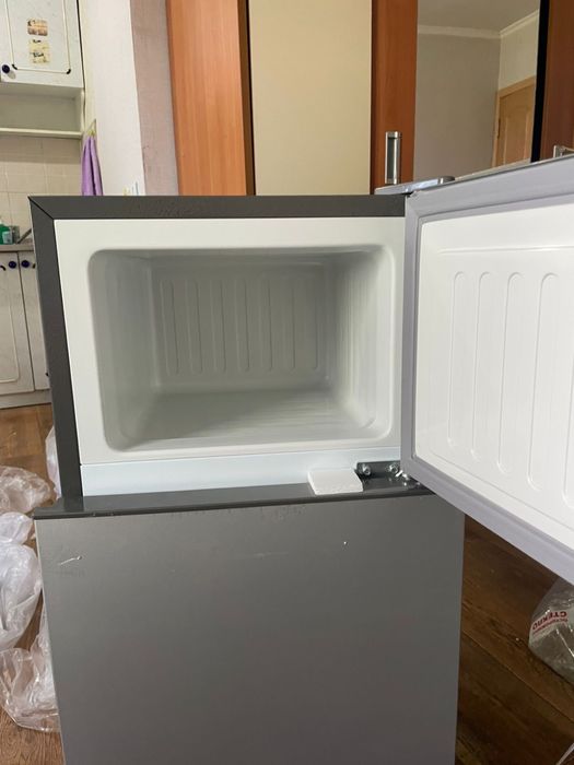 Продам холодильник барный