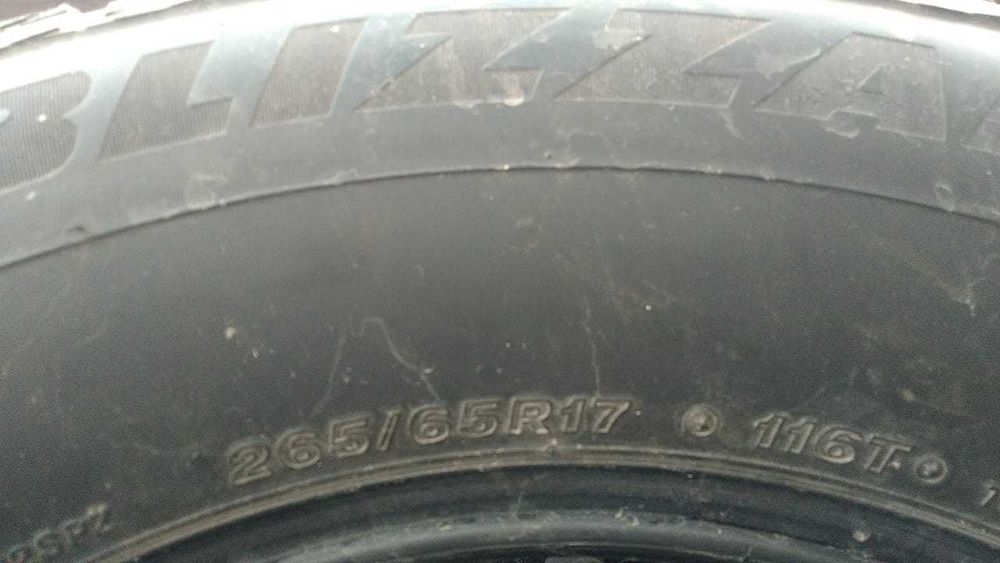 Продам зимние шины на джип