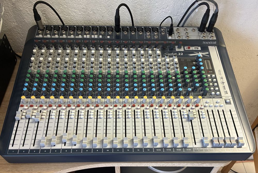 Soundcraft Signature 22 – Отлично състояние