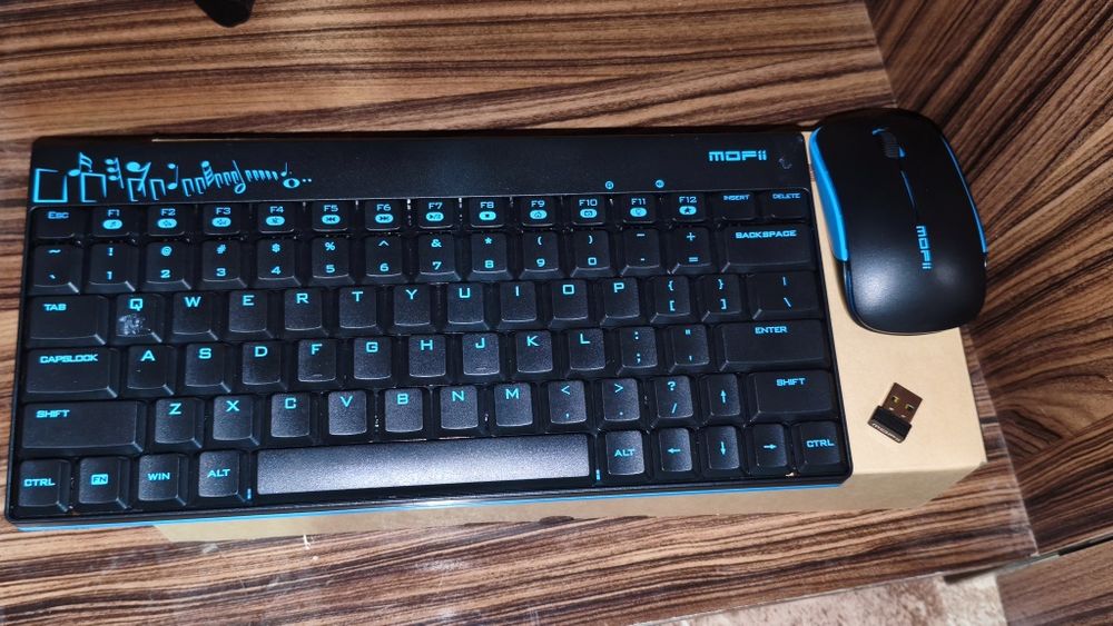 Продам комплект мышка +клавиатура