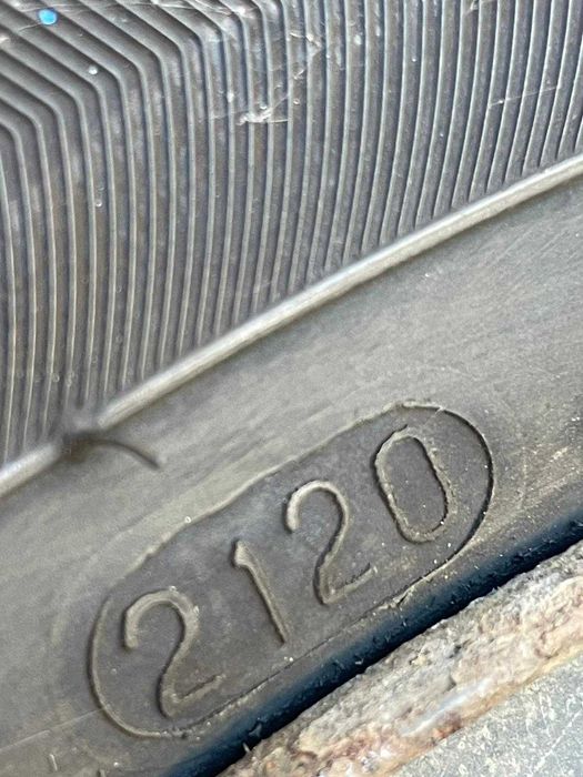 Vand anvelope iarna 195 60 15 cu jante tabla