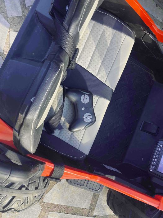 Детски акумулаторен джип с 4 мотора(24V) и родителски контрол