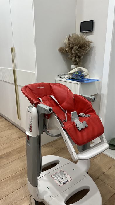 Продам детский стульчик Peg-perego Tatamia