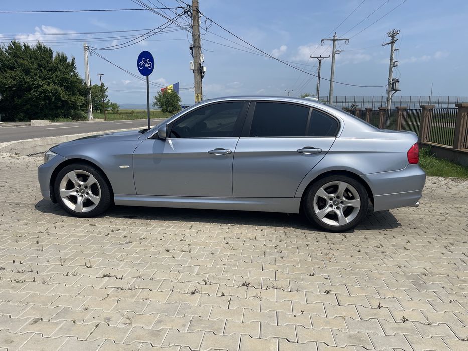 BMW Seria 3  E90 2011