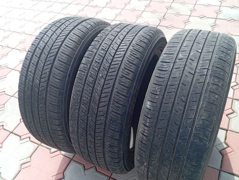 Летние шины б/у 3 штуки.